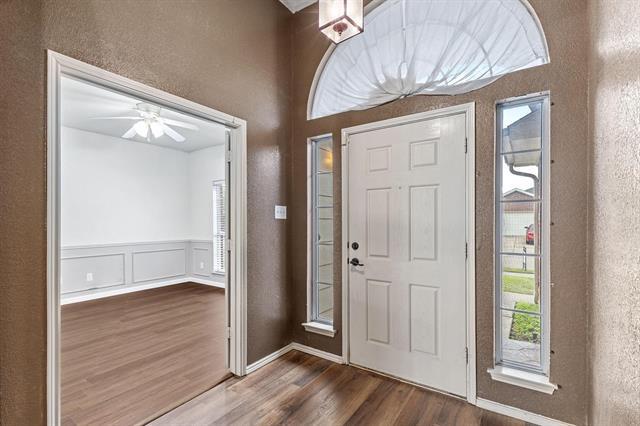 Photo - 8832 Stirrup Way