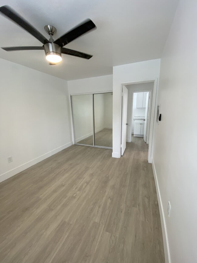 Photo - Grand Avenue Apartments