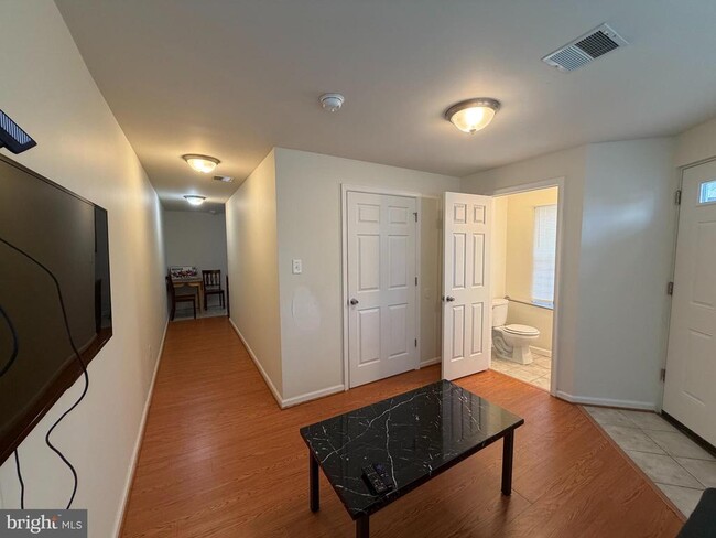 Building Photo - 2000 Orthodox St