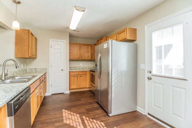 Photo - 1449 Westview Dr