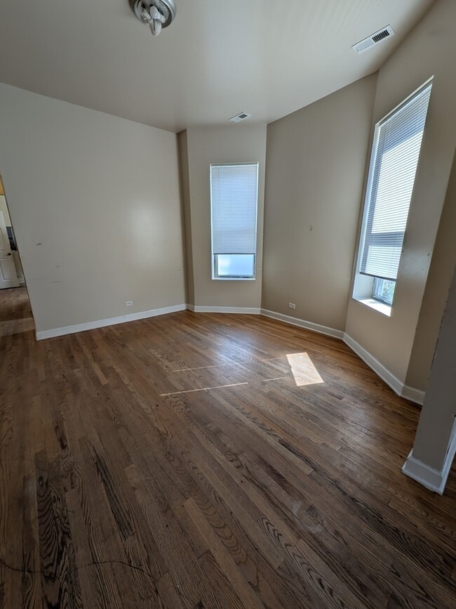 Photo - 5031 S Hermitage Ave