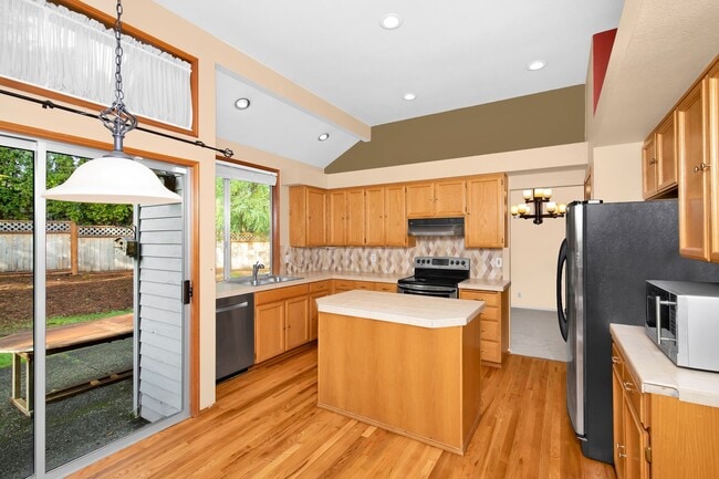 Photo - 4 Bedroom Traditional Sammamish Home