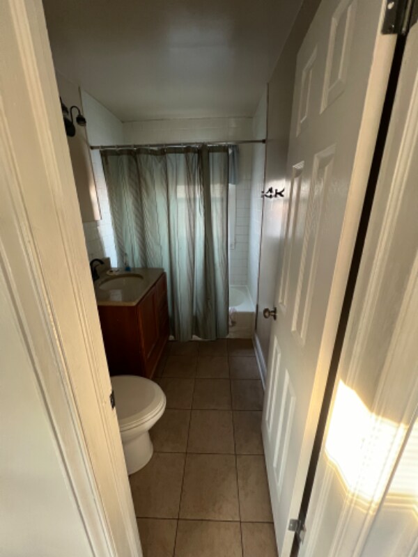 Photo - 1322 W 110th St