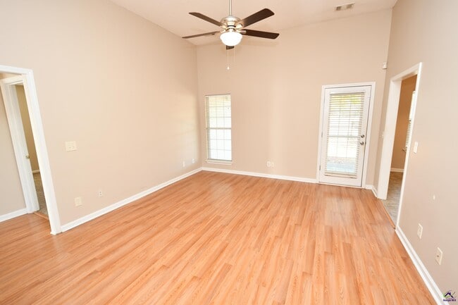 Photo - 107 Dorothy Ct