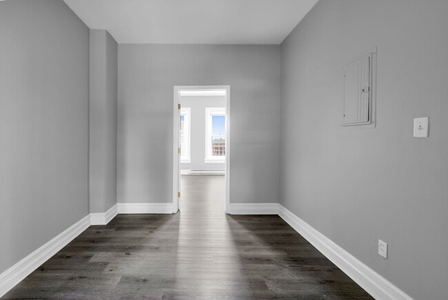 Building Photo - 830 Chestnut St Unit 2