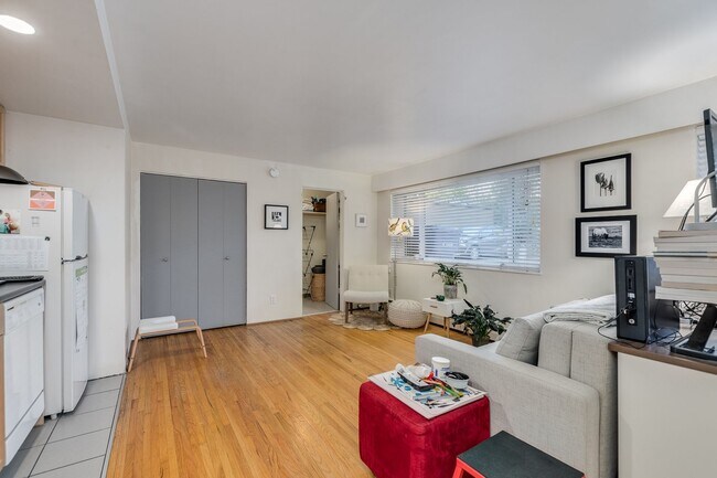 Photo - 1985 W 8th Ave Unit 102