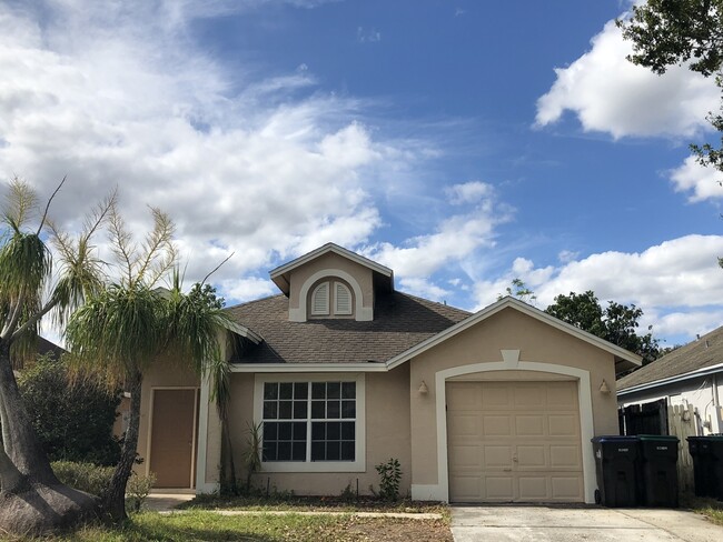 GREAT SMALLER 3/2 HOUSE IN SOUTHEAST ORLANDO - GREAT SMALLER 3/2  HOUSE IN SOUTHEAST ORLANDO