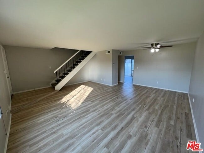 Photo - 19142 Haynes St Unit 3