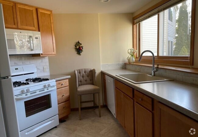 Building Photo - 440 N Westfield Rd Unit Rental