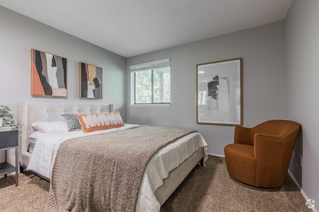 2BR, 1BA - 991SF - Primary Bedroom