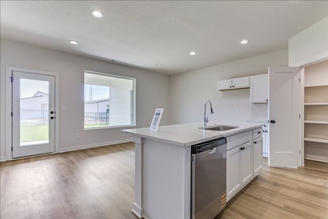 Photo - Beautiful Three Bedroom, Two Bathroom