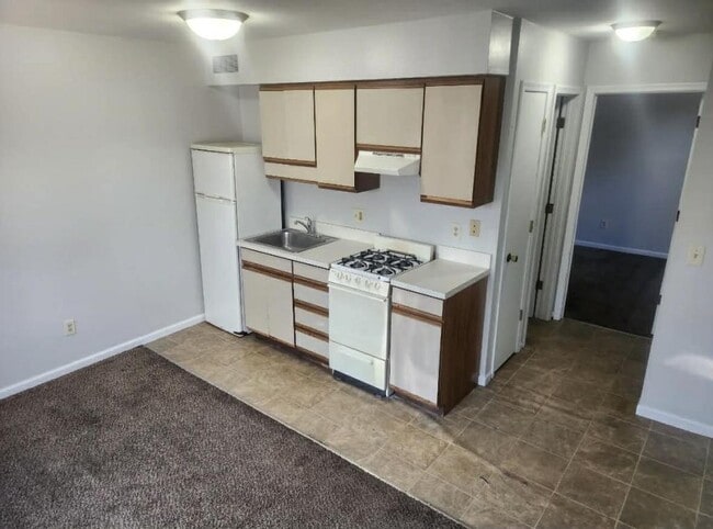 Building Photo - 1614 Tippecanoe Dr