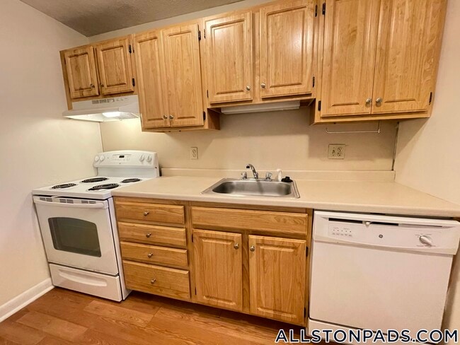 Building Photo - 84 Gardner St Unit 6B Rental