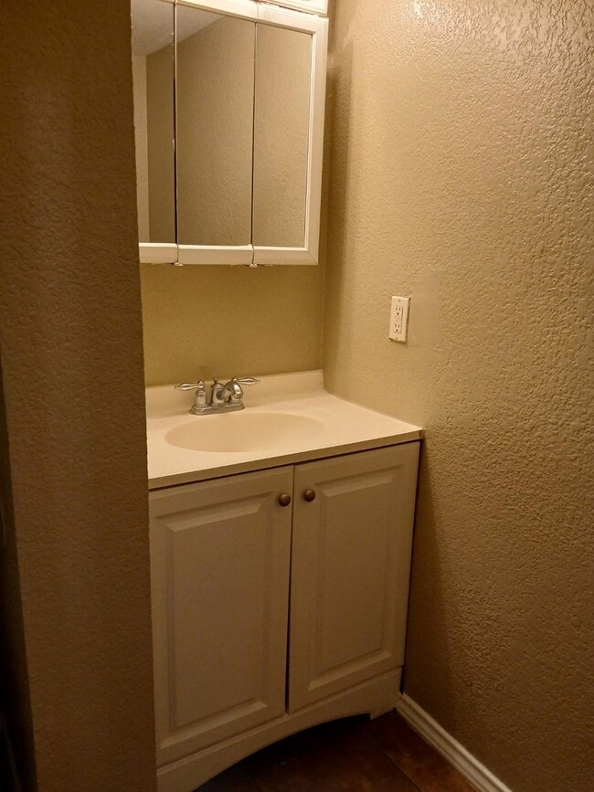 Photo - 6113 Ave Q 1/2