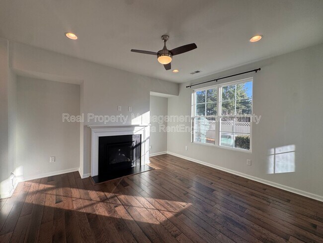 Photo - 837 Salem Pointe Pl