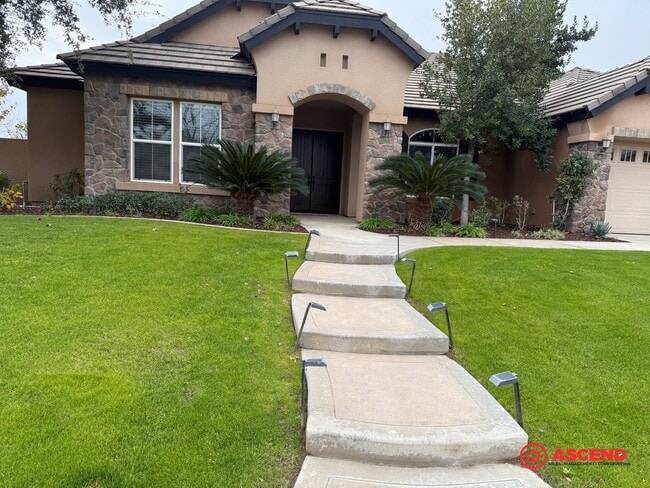 Photo - Stunning 4 bedroom in Seven Oaks!