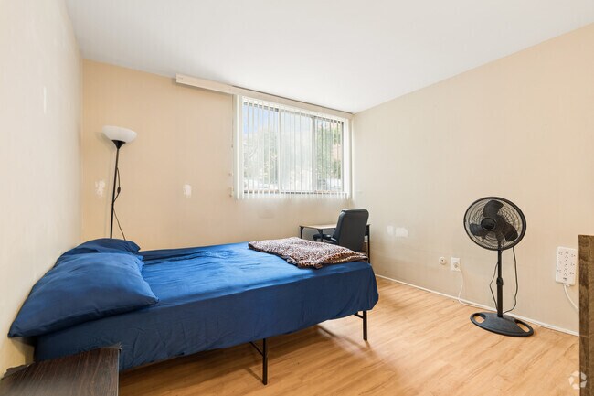 1BR, 1BA - 500SF - Bedroom