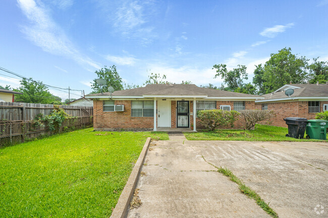 Building Photo - 6116 1/2 Octavia Street Rental