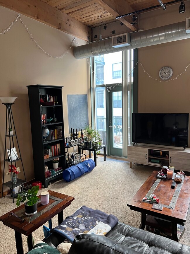 Living Area - 940 Monroe Ave NW Unit 121