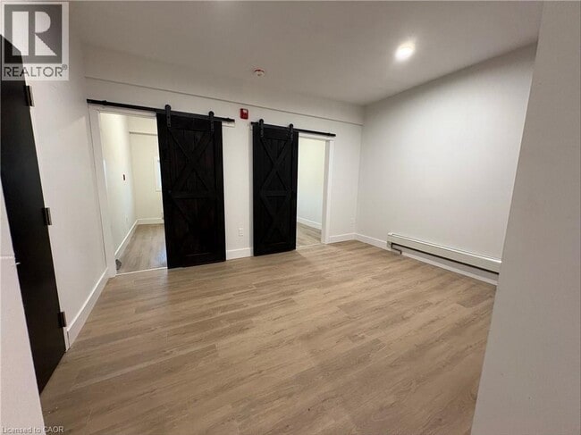 Photo - 803 King St Unité 5