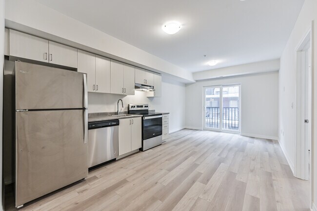 Photo - 8010 Kipling Av