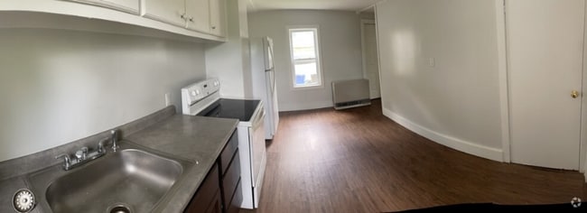 Building Photo - 13 Foster St Rental