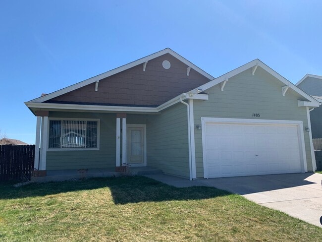 Building Photo - 4 BEDROOM, 3 BATHROOM SINGLE FAMILY HOME WITH 2 CAR ATTACHED GARAGE