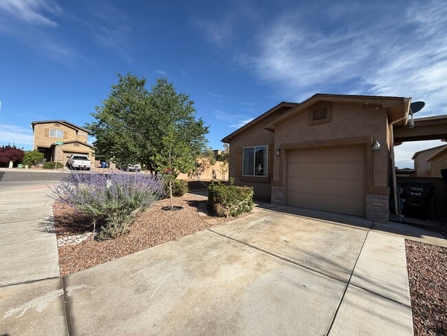 Photo - 2 Bedroom Single Story Town Home Available Near 98th St SW & Dennis Chavez Blvd SW!