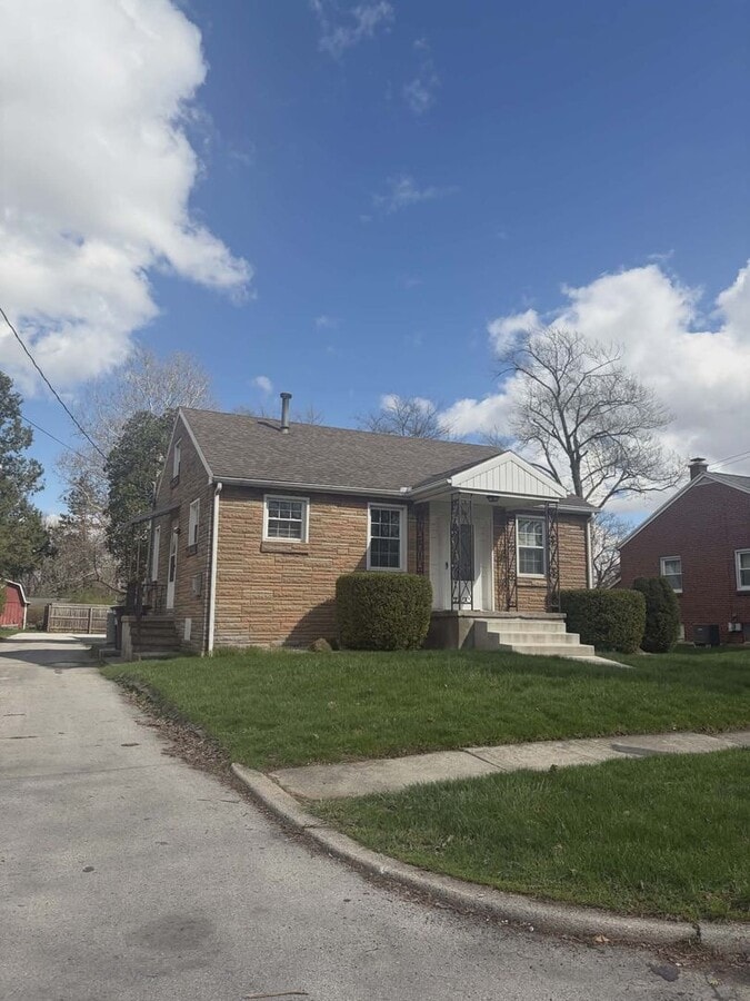 Photo - Five Bedroom Home Located Near BGSU