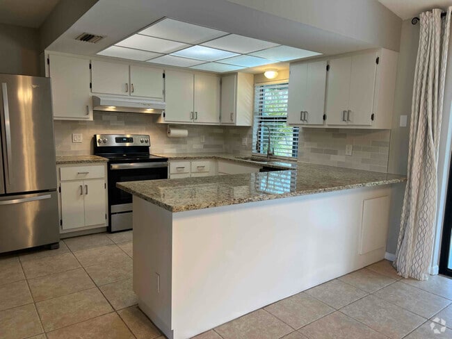 Building Photo - 17369 Oriole Rd Rental