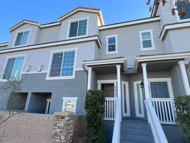 Building Photo - 4 Bedroom townhome available now in Cypress