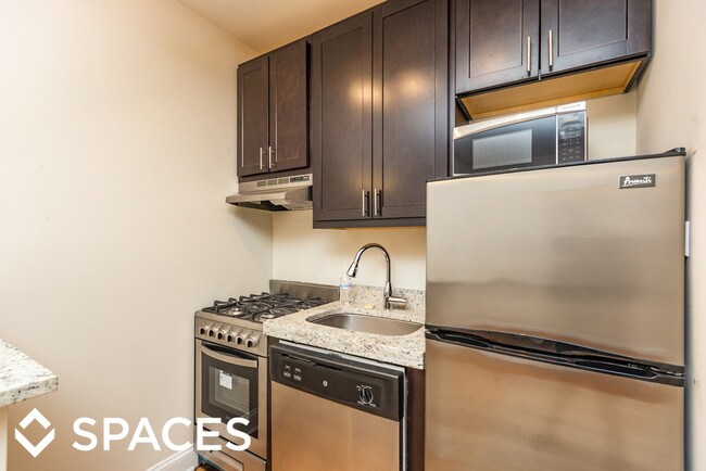 Photo - 2959 N Damen Ave Unidad 2G