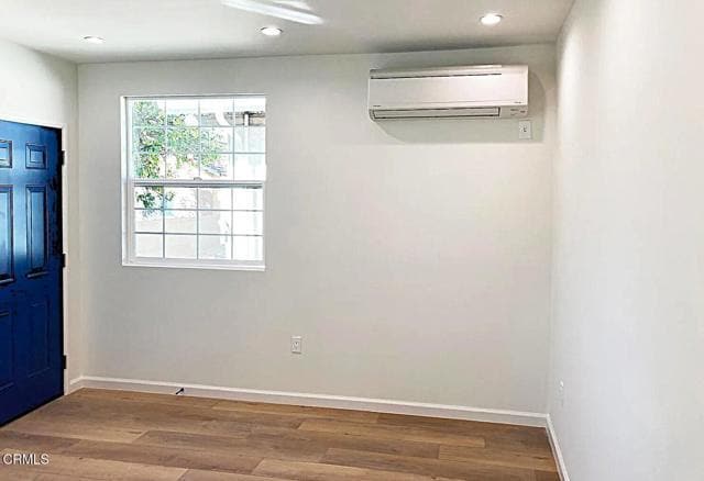 Photo - 3332 Thorpe Ave