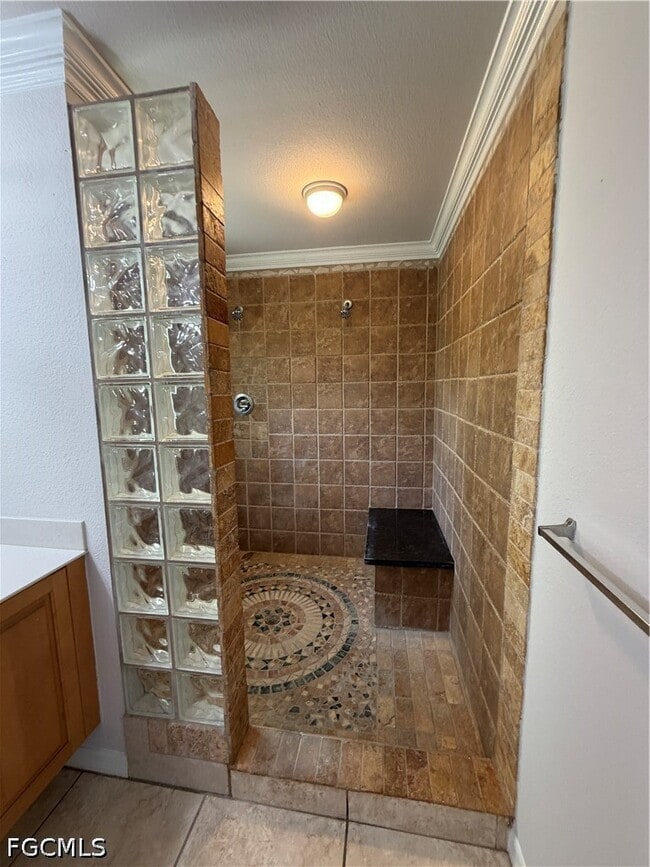 Photo - 5315 Belrose St