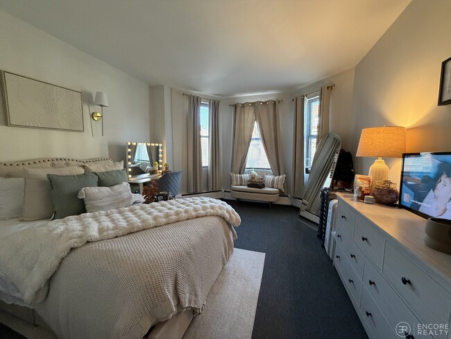 Building Photo - 833 Beacon St Unit 201