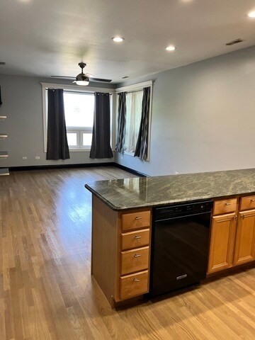 Photo - 2135 W Adams St Unit 02