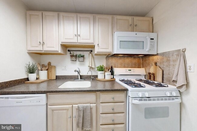 Photo - 2629 Fort Farnsworth Rd Unidad 276