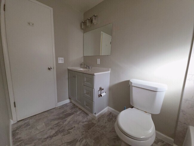 Photo - 209 S Hooker St