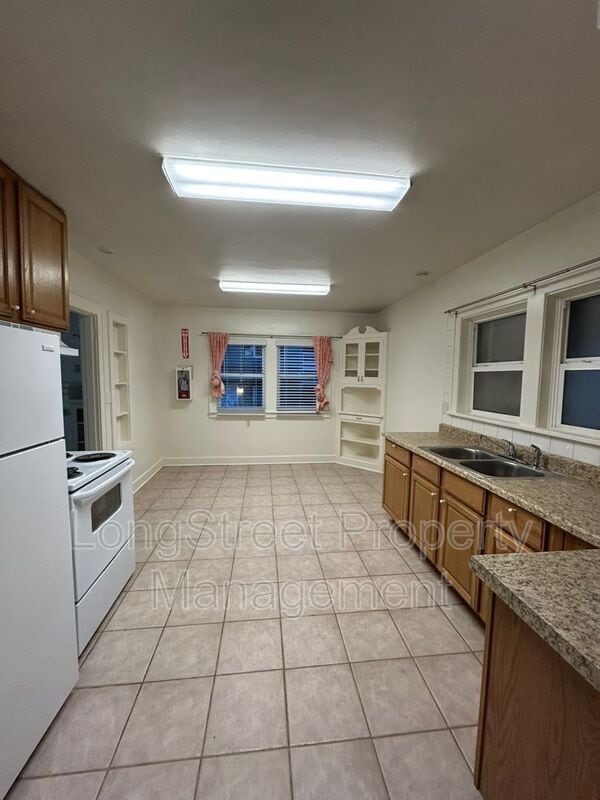 Photo - 11380 SW Greenburg Rd