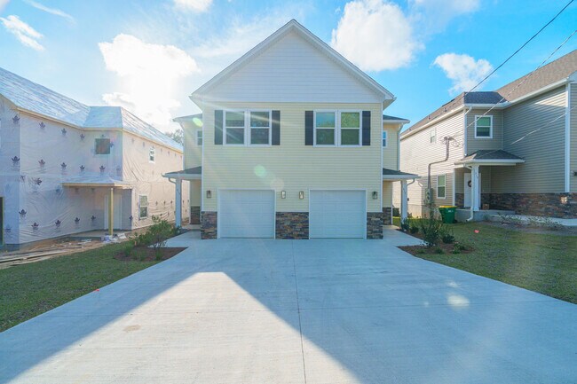 Photo - 317 Allen St Townhome