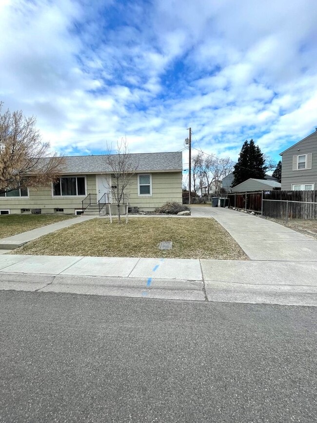 1341/1343 Thayer Dr