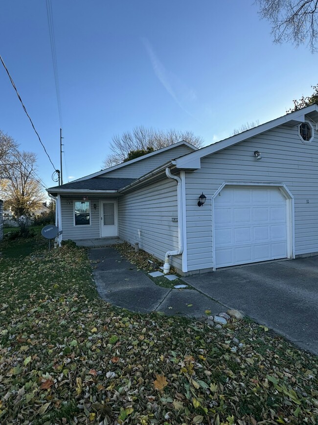 Photo - 10 Chatham St Townhome