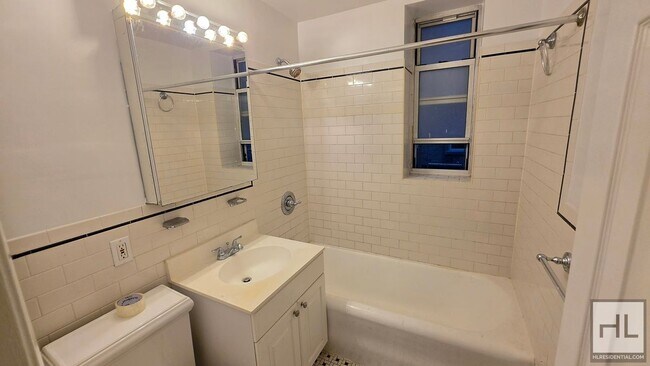 Photo - Spacious 3-Bed, 2-Bath with Classic Prewar Charm in Greenwich Village Unit 89