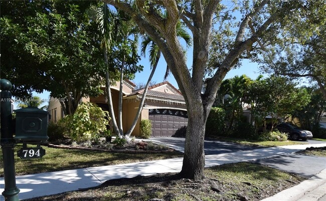 Photo - 794 San Remo Dr