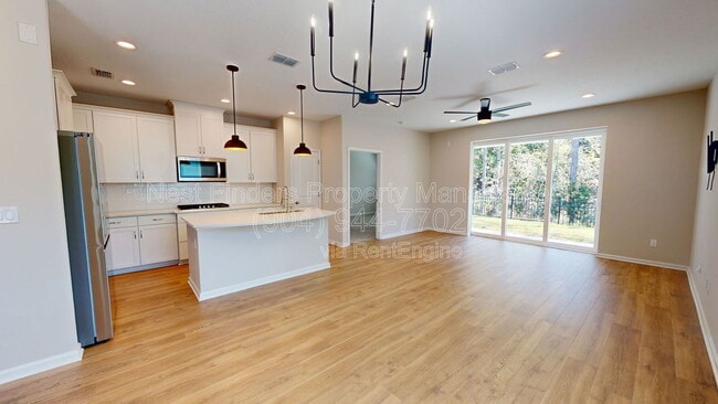 Photo - 389 Charlie Way