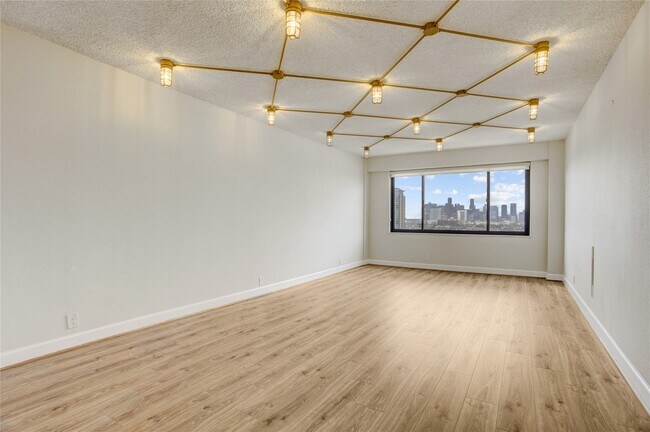 Photo - 1400 Hermann Dr Unit 15D