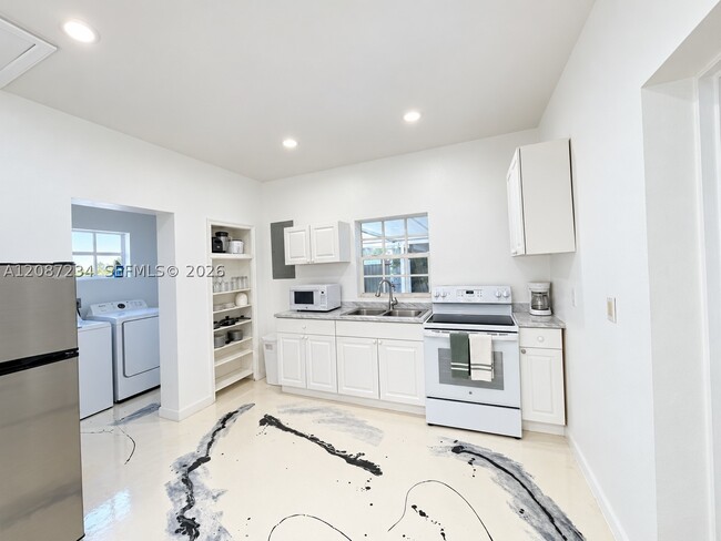 2378 NW 33rd St Unit 2378