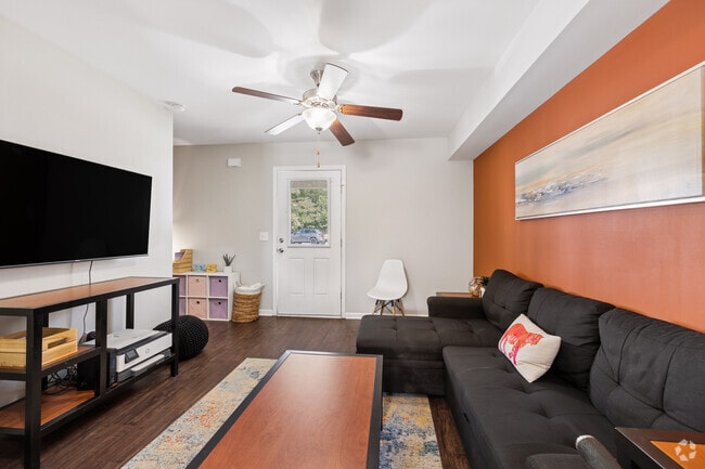 2BR, 2.5BA - 832SF - Living Room