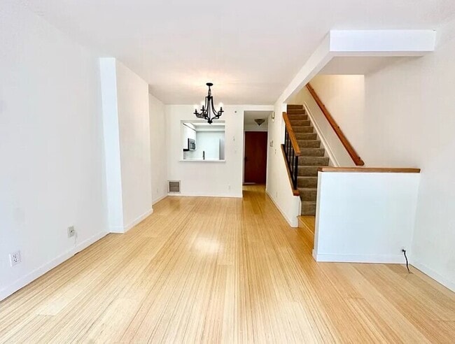 101 Lombard St Unit 21