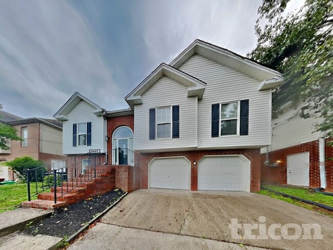 Photo - 104 Edgewater Ct